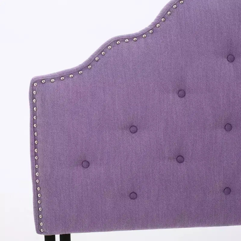 Tête de lit capitonnée Luella avec clous décoratifs – Grand lit/Très grand lit