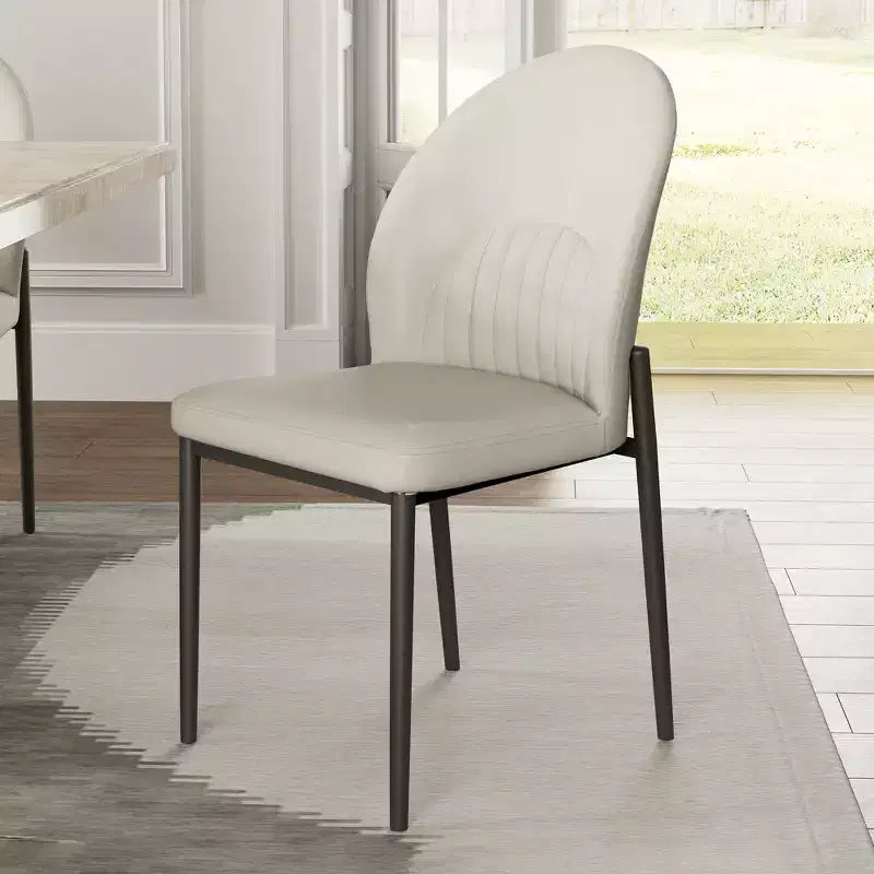 Chaise de salle à manger moderne minimaliste en cuir, 17.91L x 23.23P x 34.25H, blanc cassé