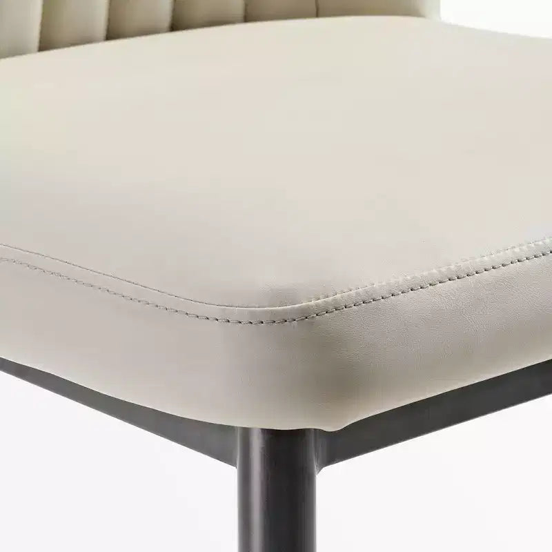 Chaise de salle à manger moderne minimaliste en cuir, 17.91L x 23.23P x 34.25H, blanc cassé