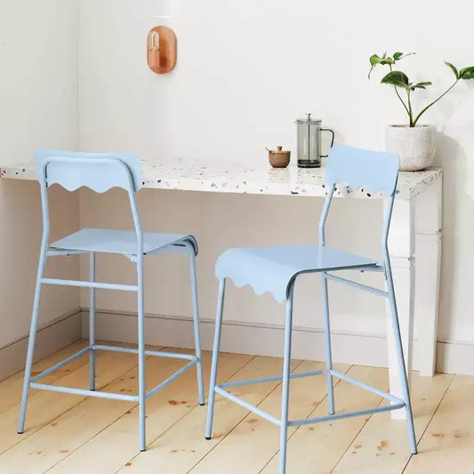 Tabouret de bar en métal ondulé de 24 po de hauteur de comptoir avec repose-pieds